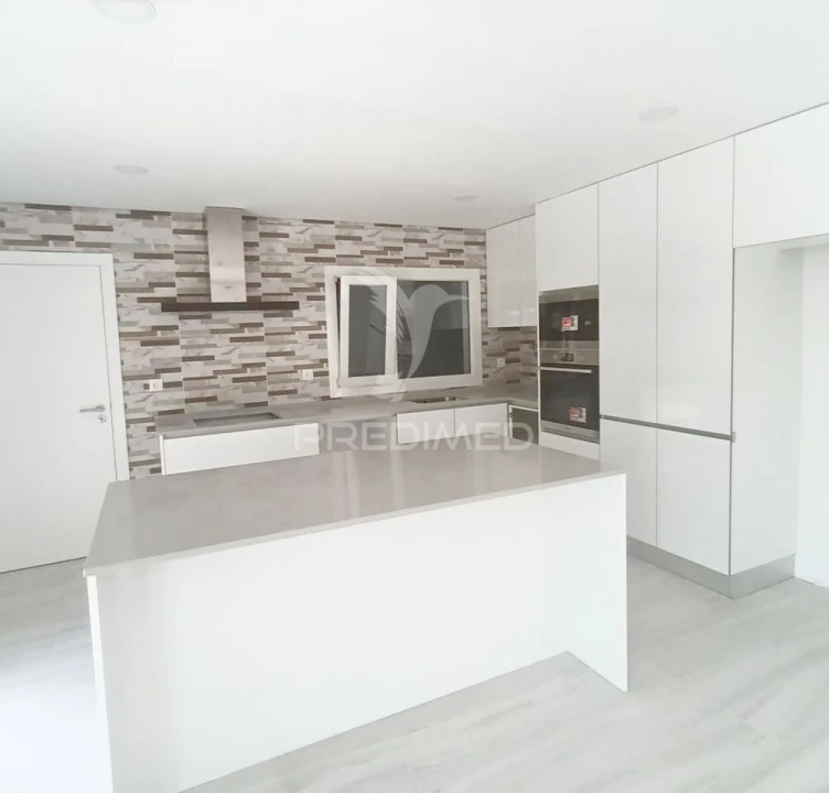 Moradia T4 para Venda em Fernao Ferro Foto 9