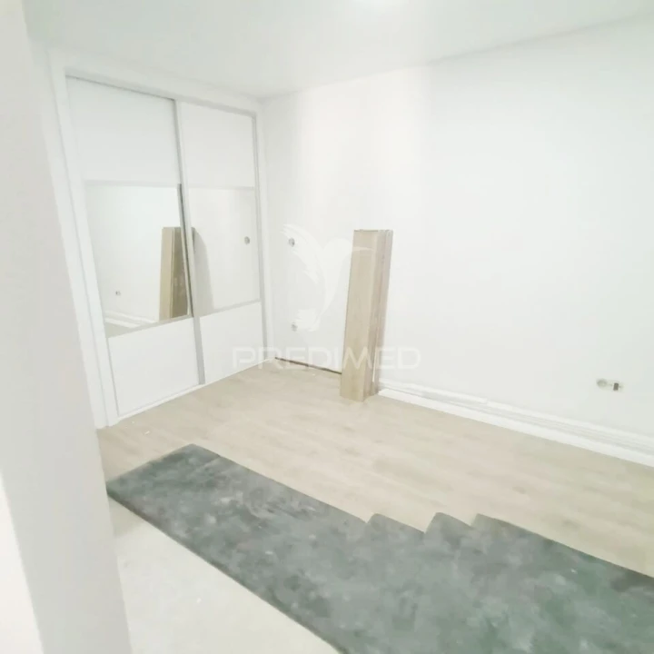 Moradia T4 para Venda em Fernao Ferro Foto 16