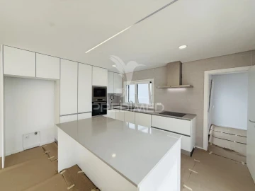 Moradia T4 para Venda em Fernao Ferro