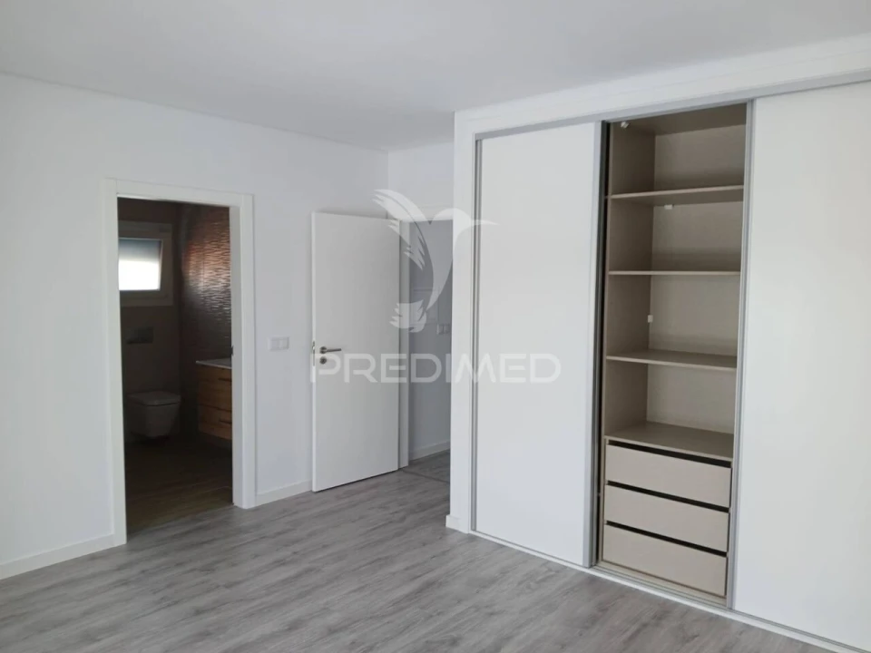 Moradia T4 para Venda em Fernao Ferro Foto 30