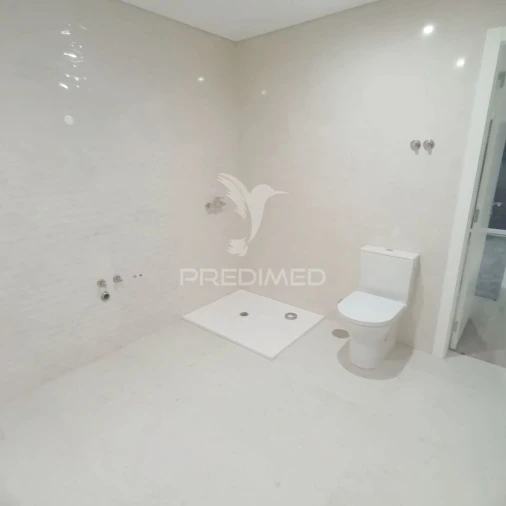 Moradia T4 para Venda em Fernao Ferro Foto 17