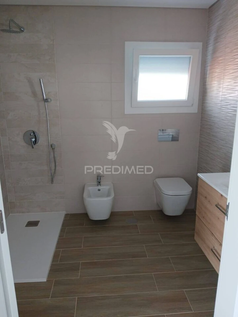 Moradia T4 para Venda em Fernao Ferro Foto 29