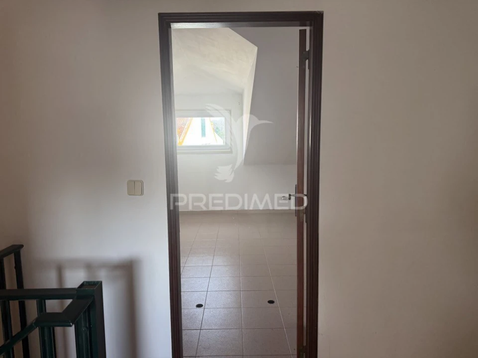 Prédio para Venda em Arruda dos Vinhos Foto 24