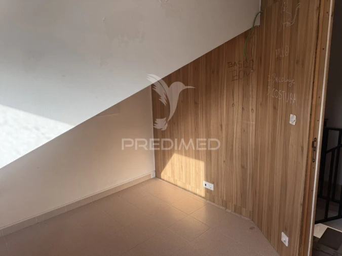 Prédio para Venda em Arruda dos Vinhos Foto 26