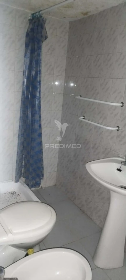 Moradia T2 para Venda em Santiago Maior