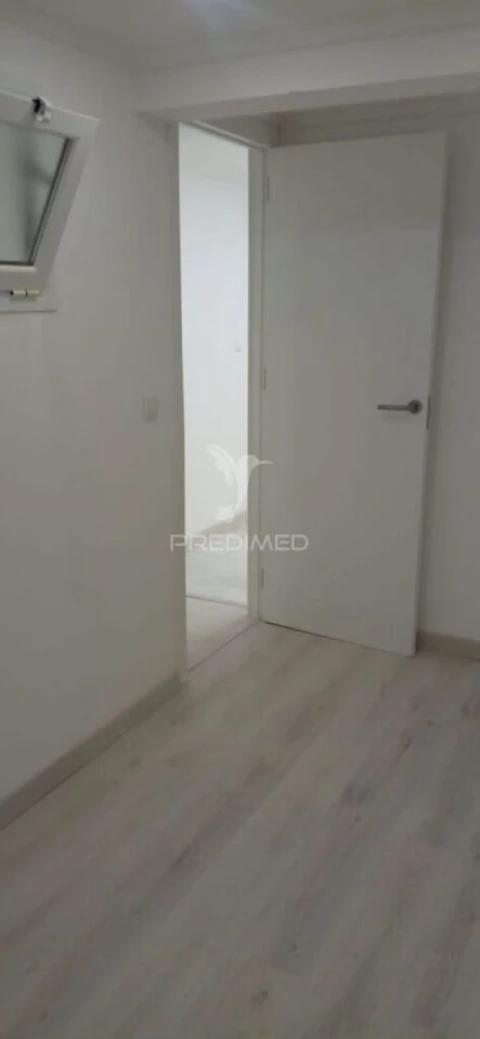 Apartamento T0 para Venda em Corroios