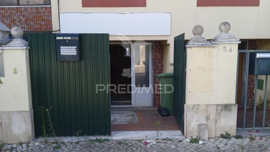 Apartamento T0 para Venda em Corroios Foto 3