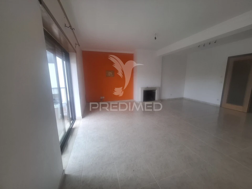 Apartamento T3 para Venda em Aljubarrota Foto 3