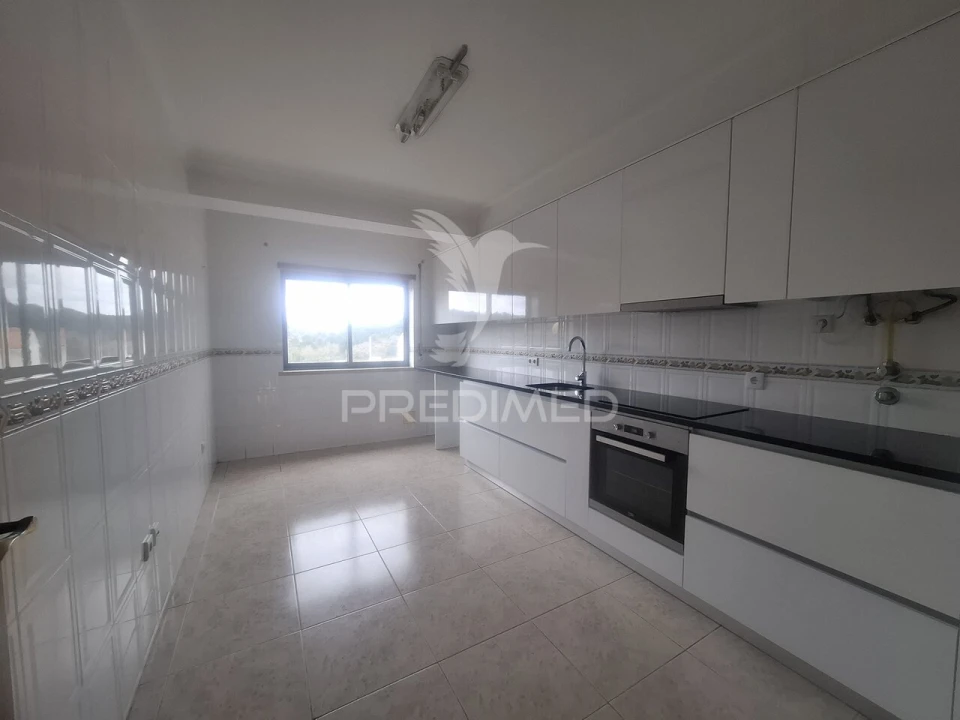 Apartamento T3 para Venda em Aljubarrota Foto 2