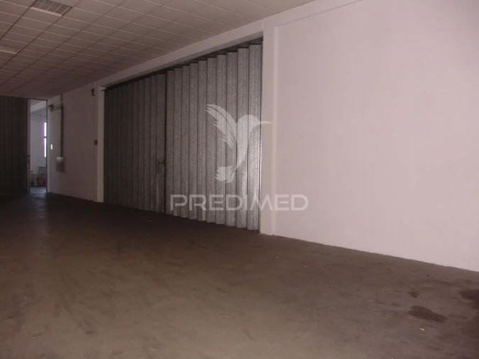 Armazém para Arrendamento em Paranhos Foto 6