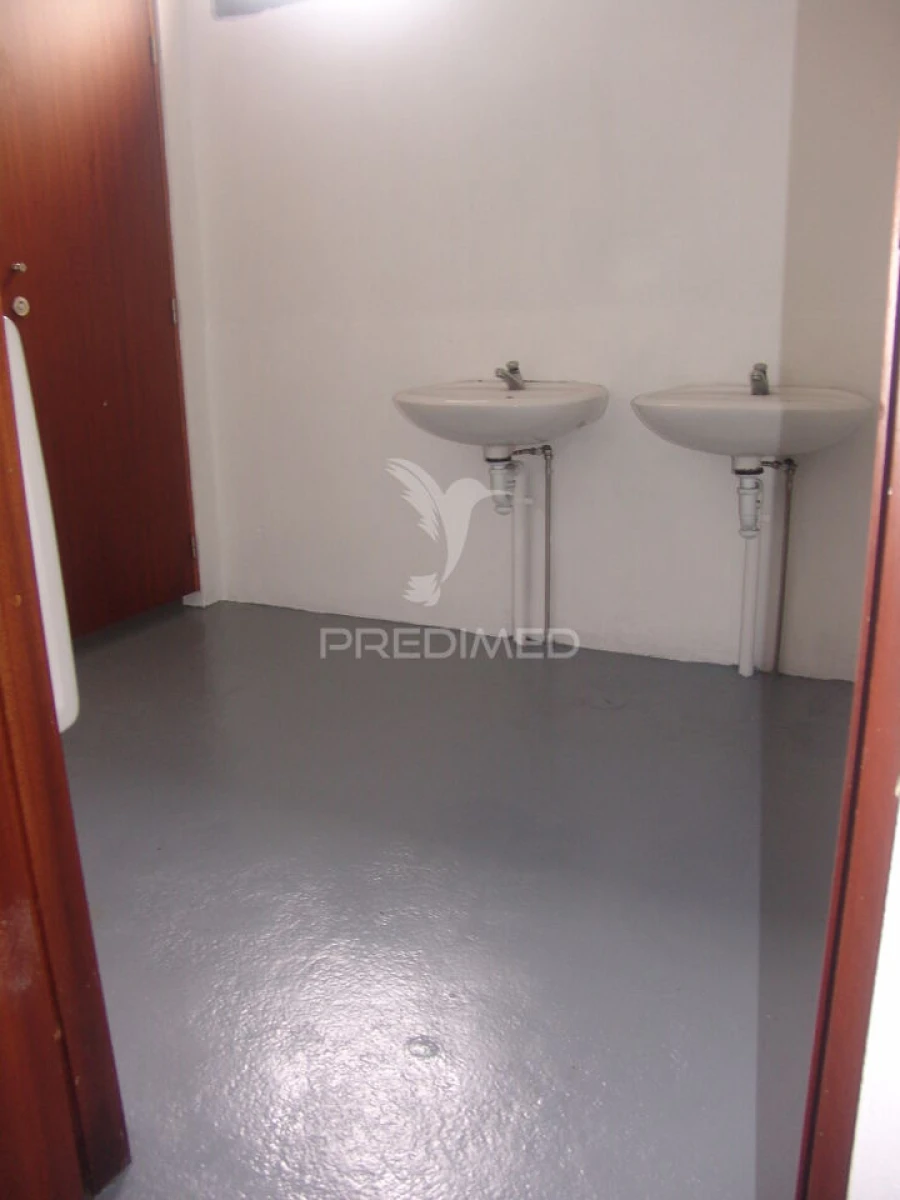 Armazém para Arrendamento em Paranhos Foto 5