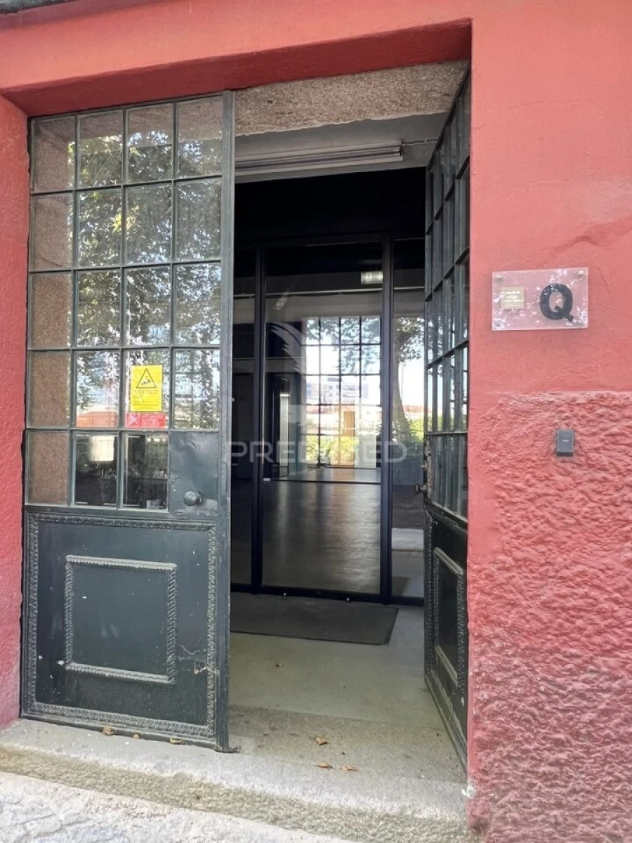 Armazém para Arrendamento em Paranhos Foto 7