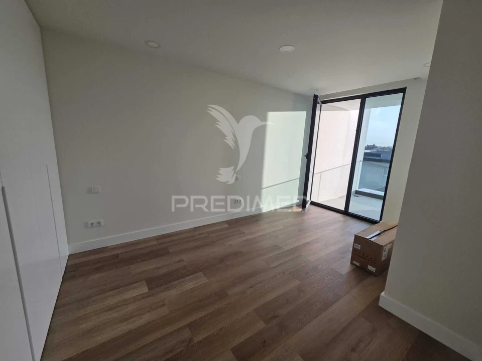 Moradia T4 para Venda em Aradas Foto 19