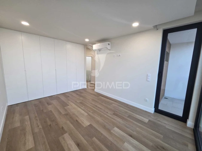 Moradia T4 para Venda em Aradas Foto 24