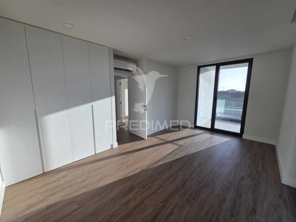 Moradia T4 para Venda em Aradas Foto 17