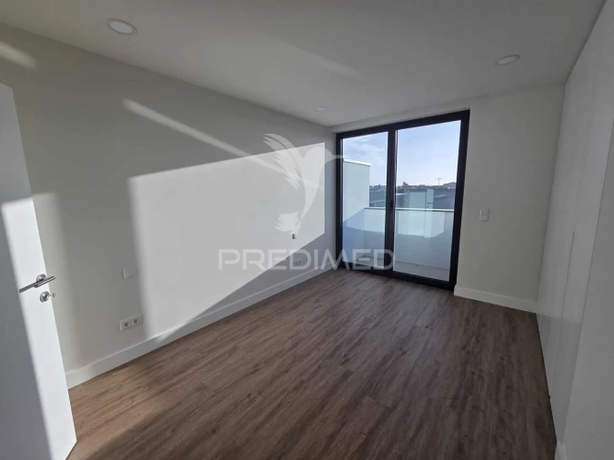 Moradia T4 para Venda em Aradas Foto 16