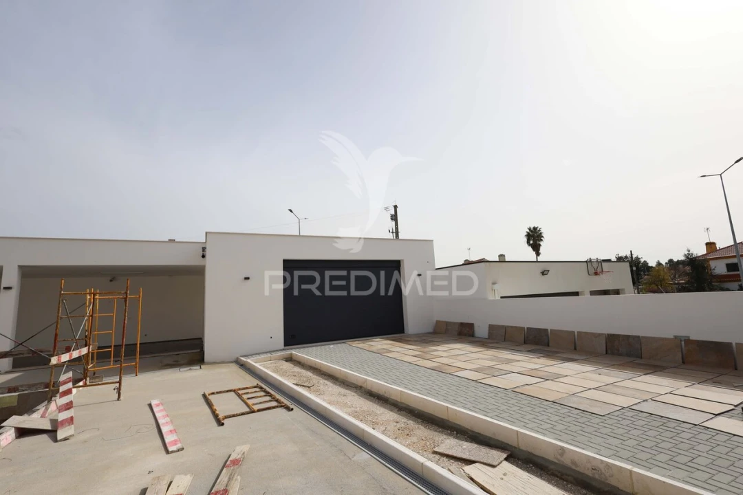 Moradia T5 para Venda em Nossa Sra de Fatima Foto 35