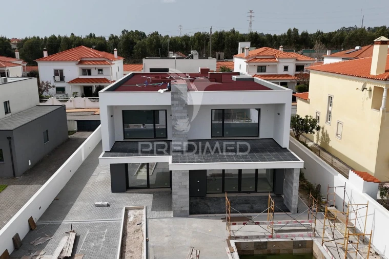 Moradia T5 para Venda em Nossa Sra de Fatima Foto 2