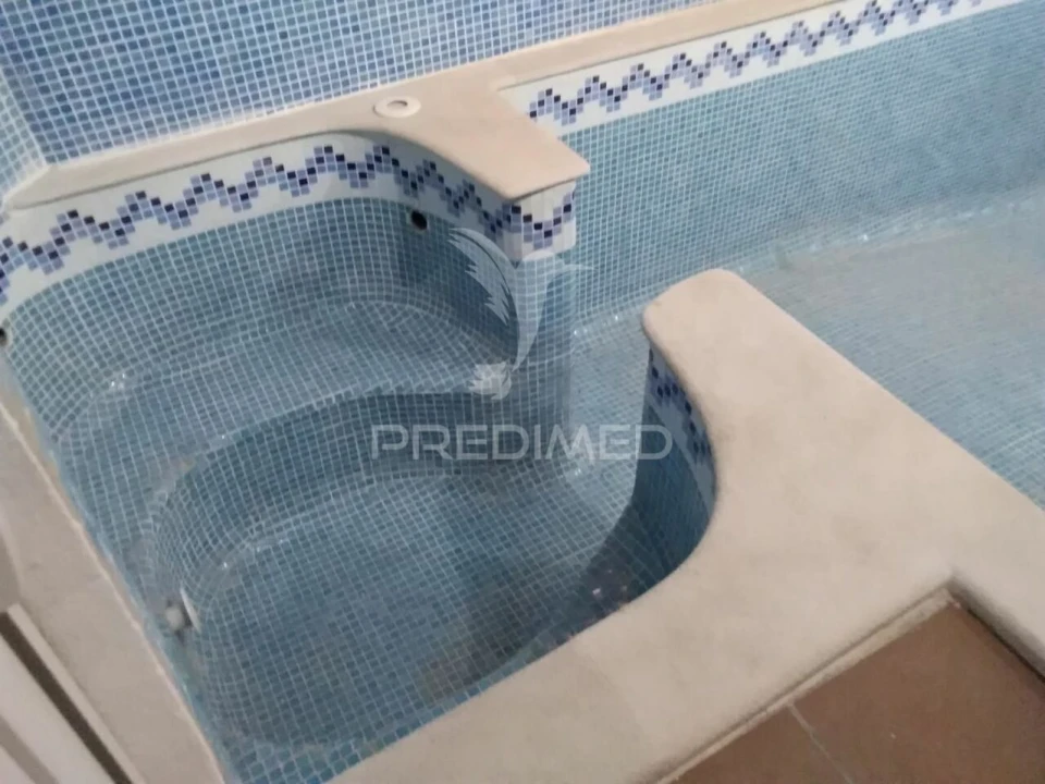 Moradia T4 para Venda em Quelfes Foto 19