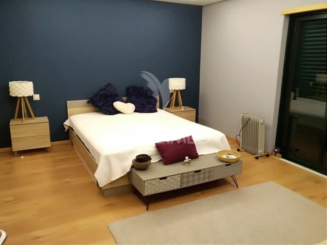 Moradia T4 para Venda em Quelfes Foto 11