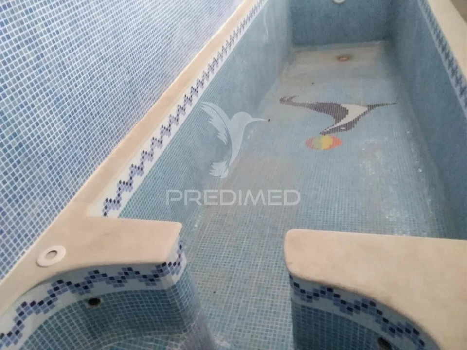 Moradia T4 para Venda em Quelfes Foto 18