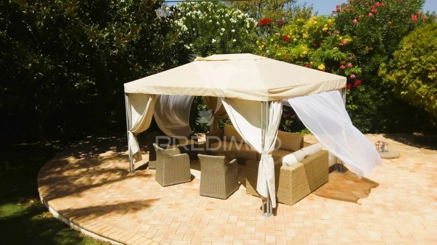 Moradia T5 para Venda em Santa Barbara de Nexe Foto 4