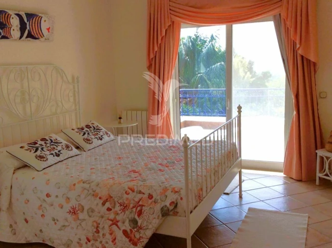 Moradia T5 para Venda em Santa Barbara de Nexe Foto 13