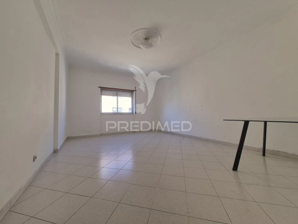 Apartamento T2 para Venda em Rio de Mouro Foto 4