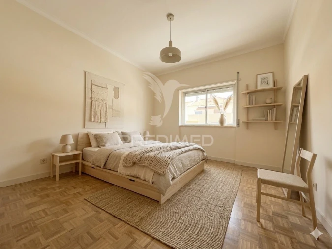 Apartamento T2 para Venda em Rio de Mouro Foto 10