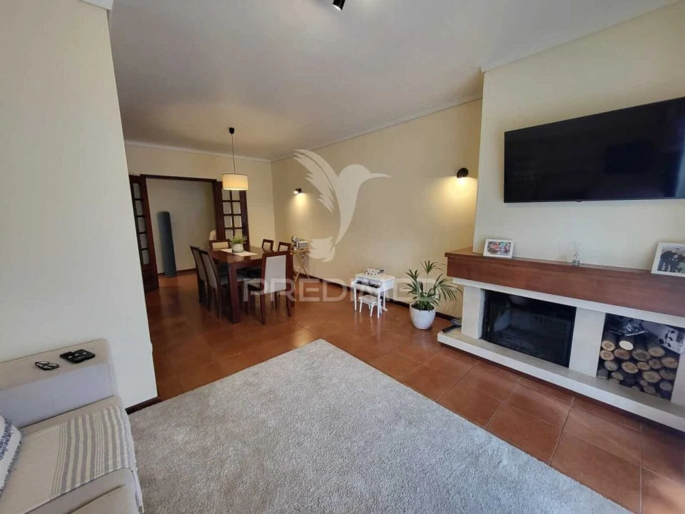 Moradia T4 para Venda em Oiã Foto 3