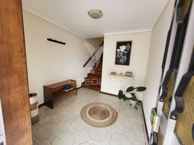 Moradia T4 para Venda em Oiã Foto 5