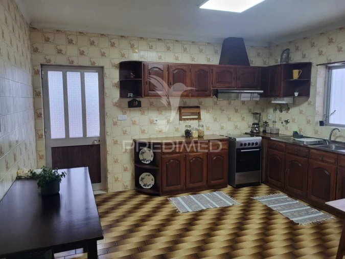 Moradia T4 para Venda em Oiã Foto 8