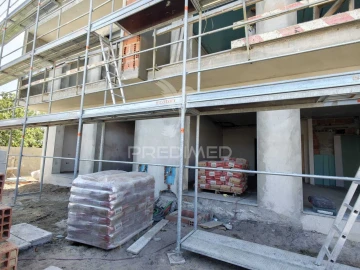 Moradia T4 para Venda em Fernao Ferro
