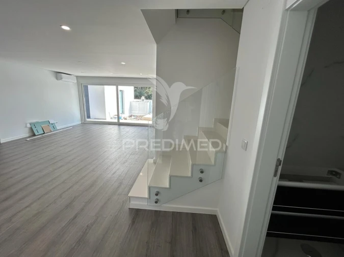 Moradia T4 para Venda em Fernao Ferro Foto 14