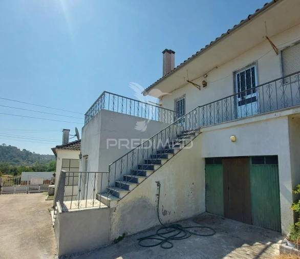 Moradia T3 para Venda em Arneiro das Milhariças Foto 1