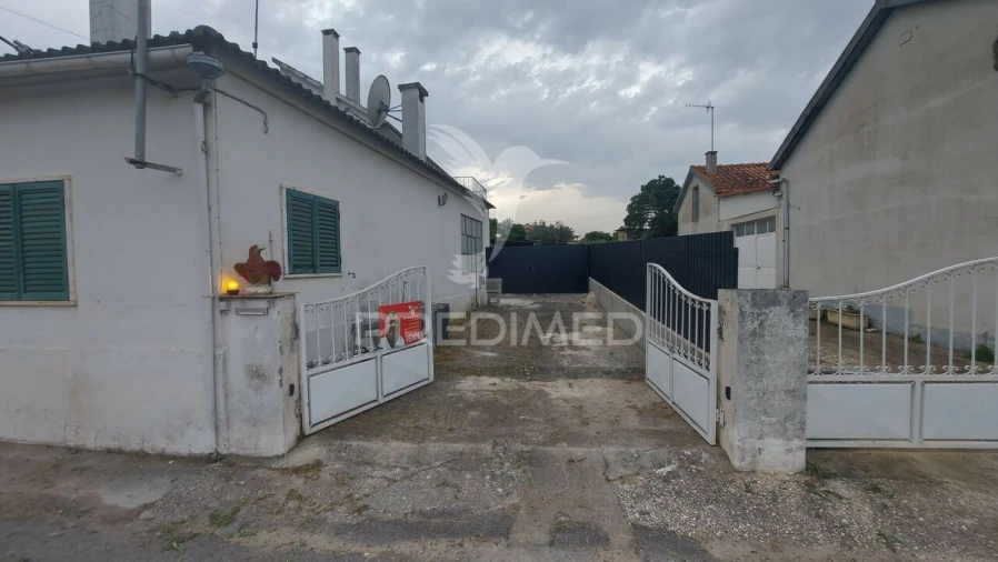 Moradia T3 para Venda em Arneiro das Milhariças Foto 24