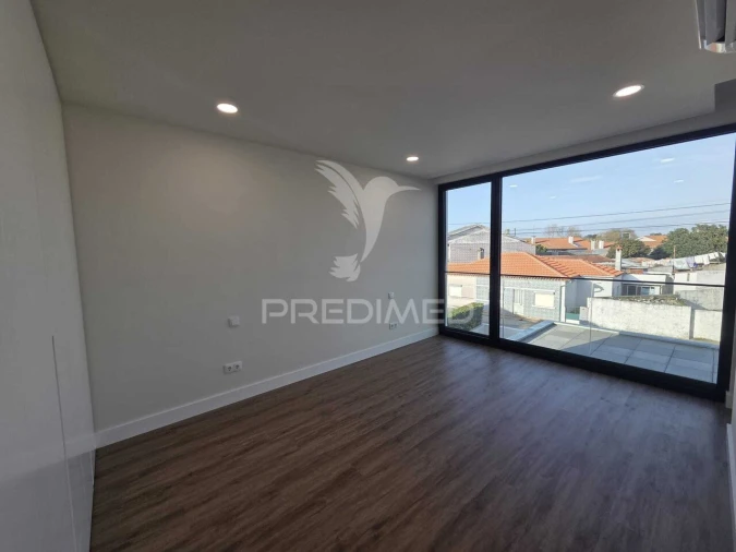 Moradia T4 para Venda em Aradas Foto 20