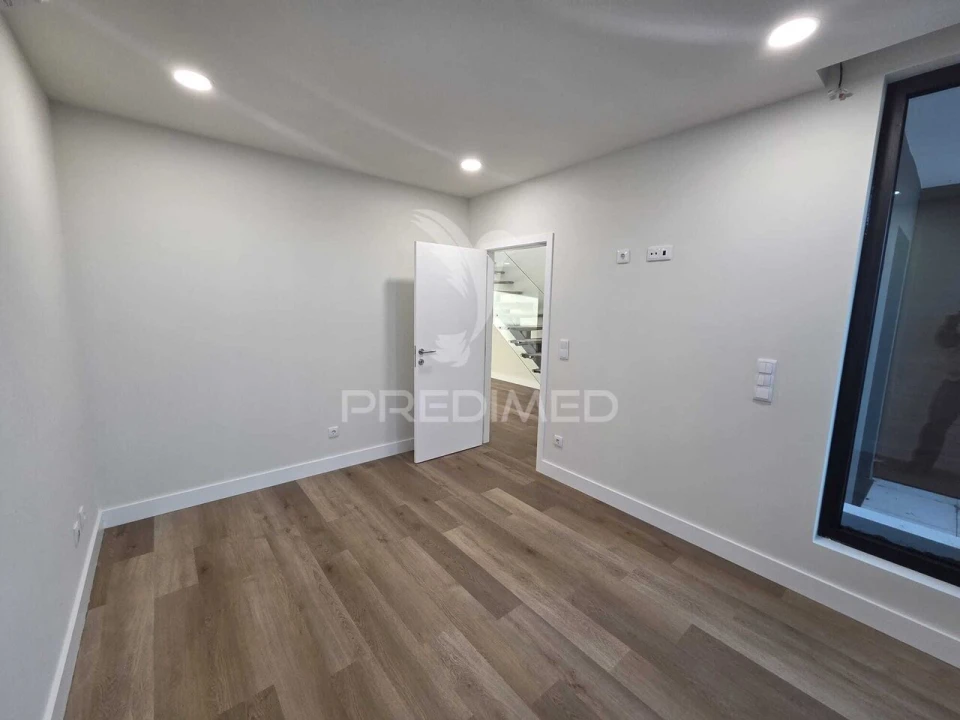 Moradia T4 para Venda em Aradas Foto 8