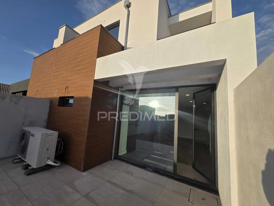 Moradia T4 para Venda em Aradas Foto 13