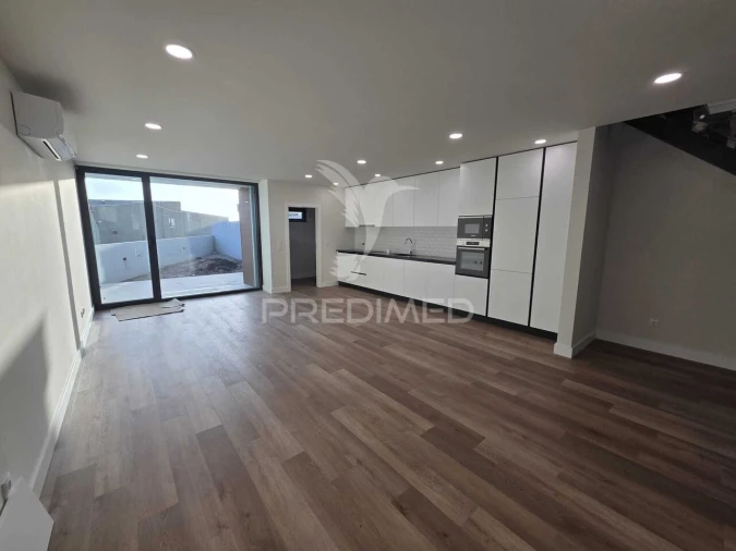 Moradia T4 para Venda em Aradas Foto 12