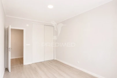 Apartamento T2 para Venda em Oeiras e São Julião da Barra, Paço de Arcos e Caxias
