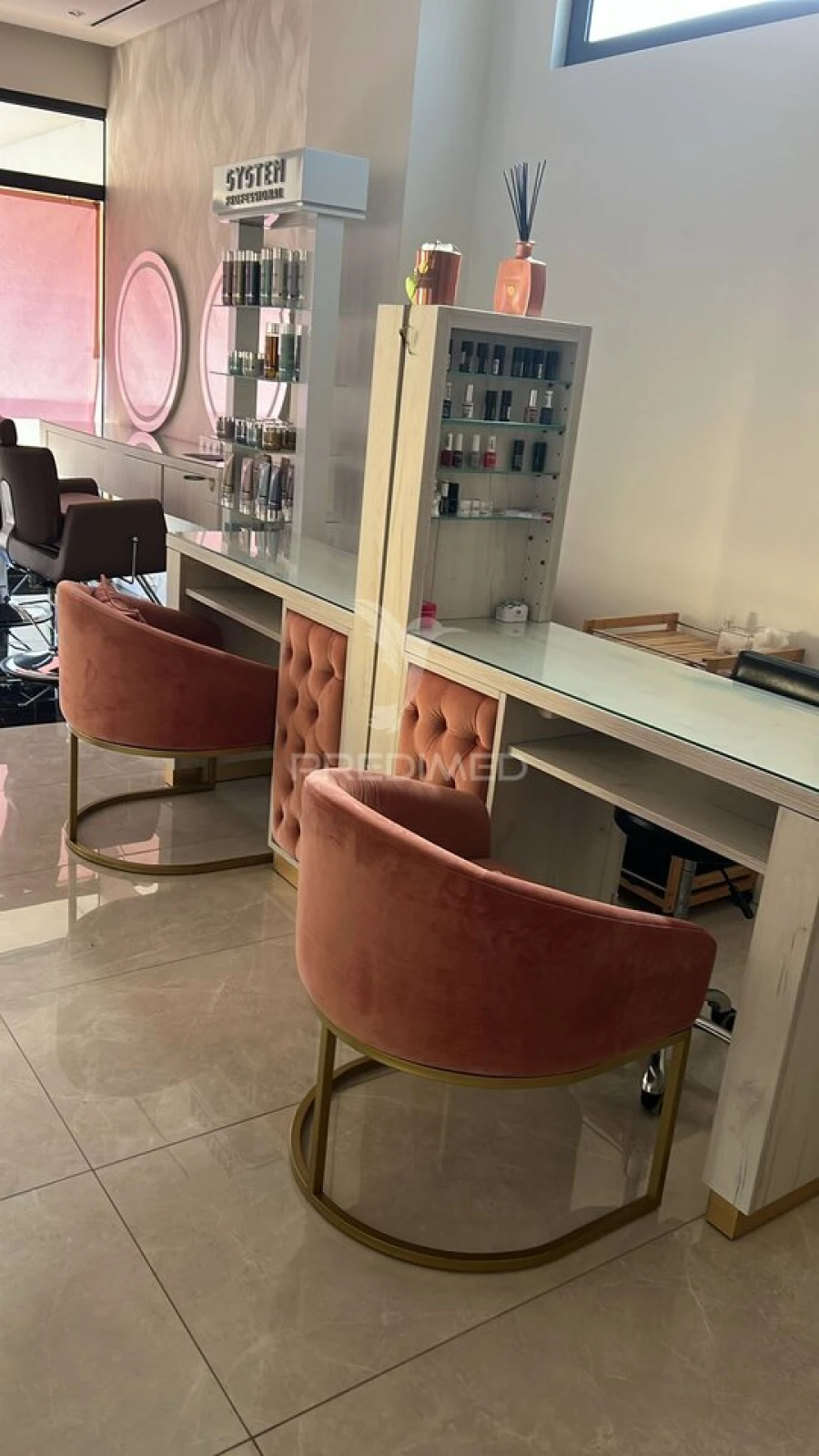 Loja para Arrendamento em São Martinho