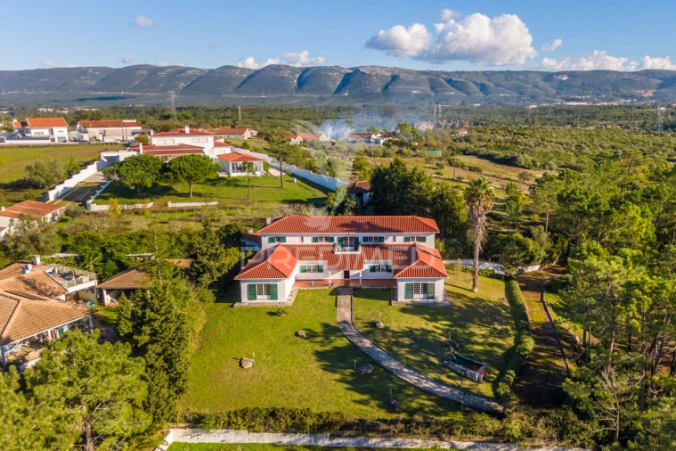 Moradia T7 para Venda em Aljubarrota Foto 1