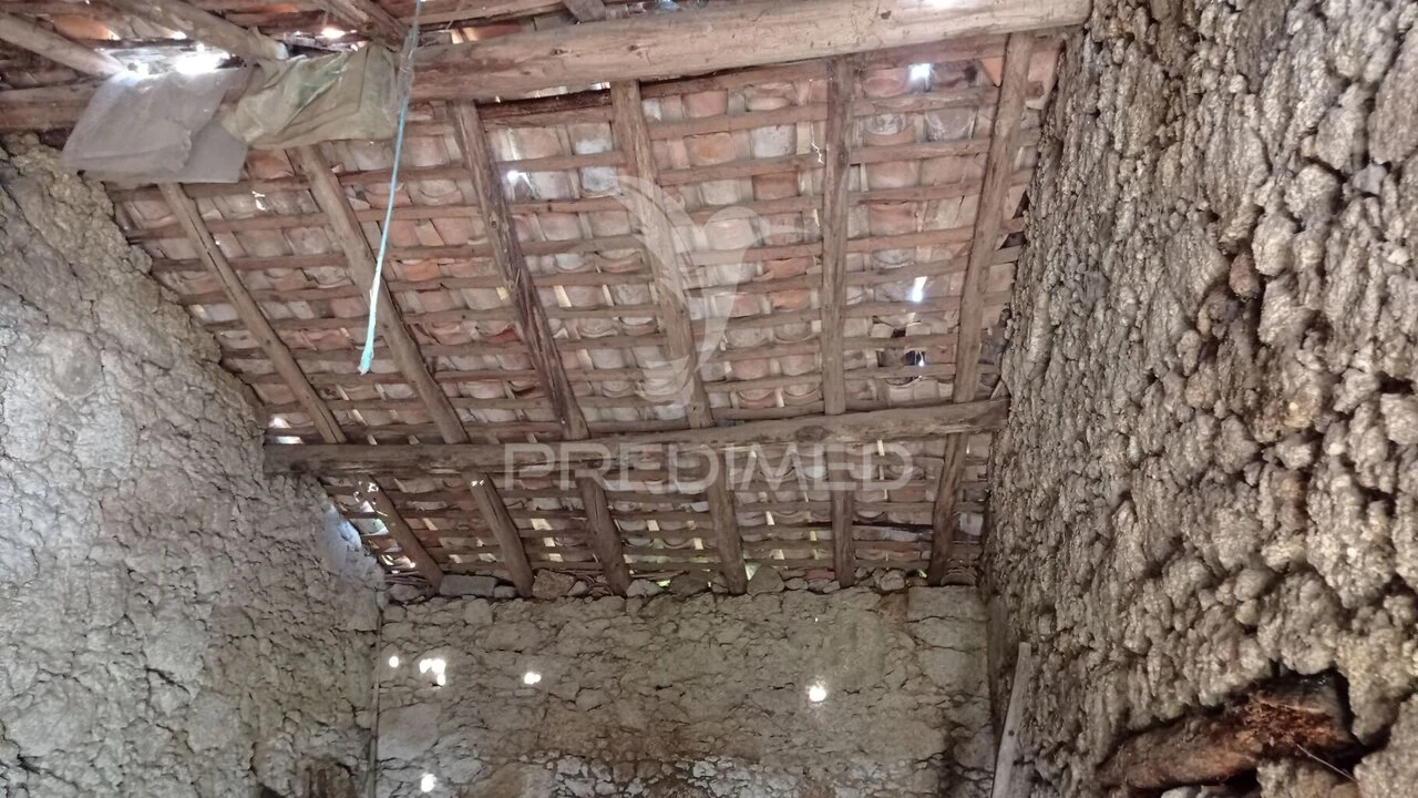 Moradia T0 para Venda em Comenda Foto 6