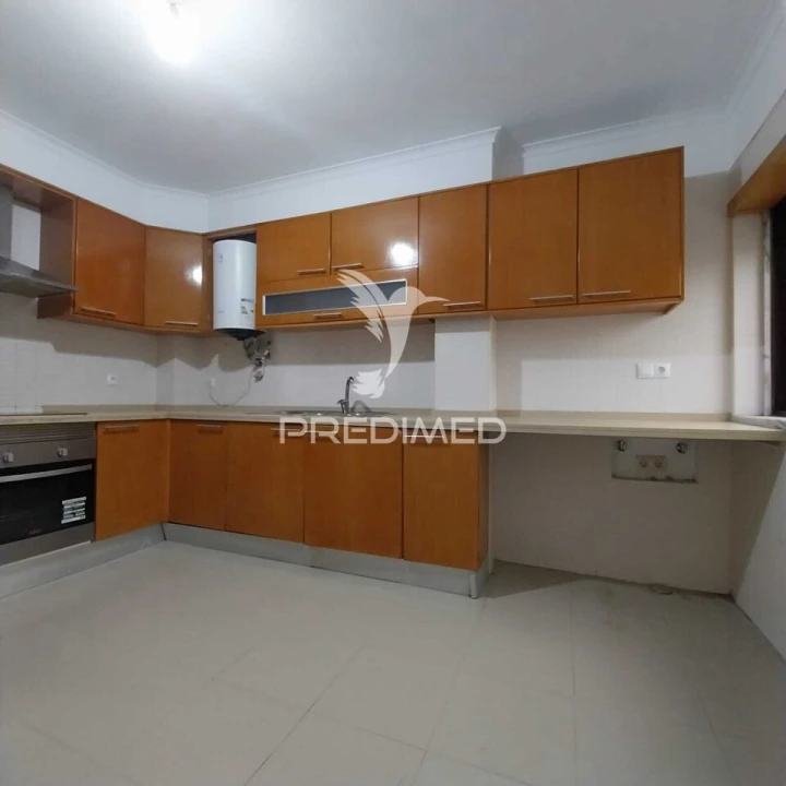 Apartamento T3 para Venda em Rio de Mouro Foto 6