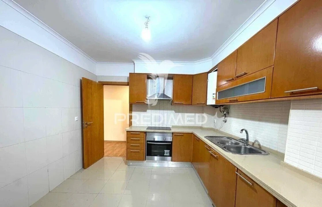 Apartamento T3 para Venda em Rio de Mouro Foto 4