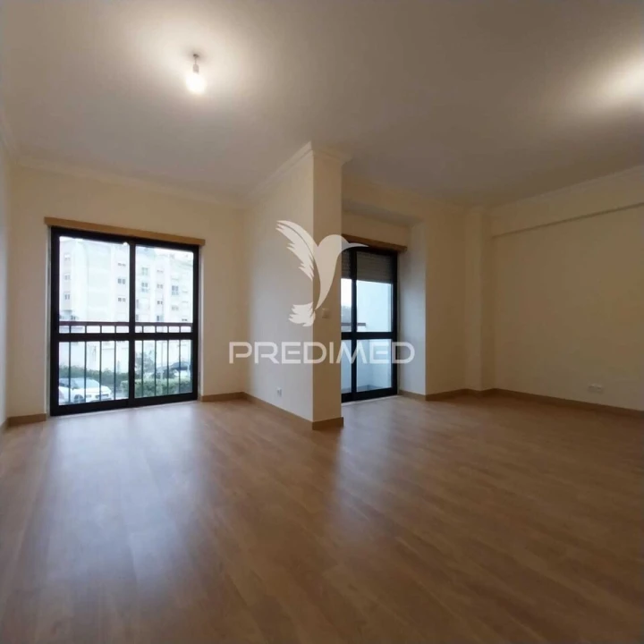 Apartamento T3 para Venda em Rio de Mouro Foto 9