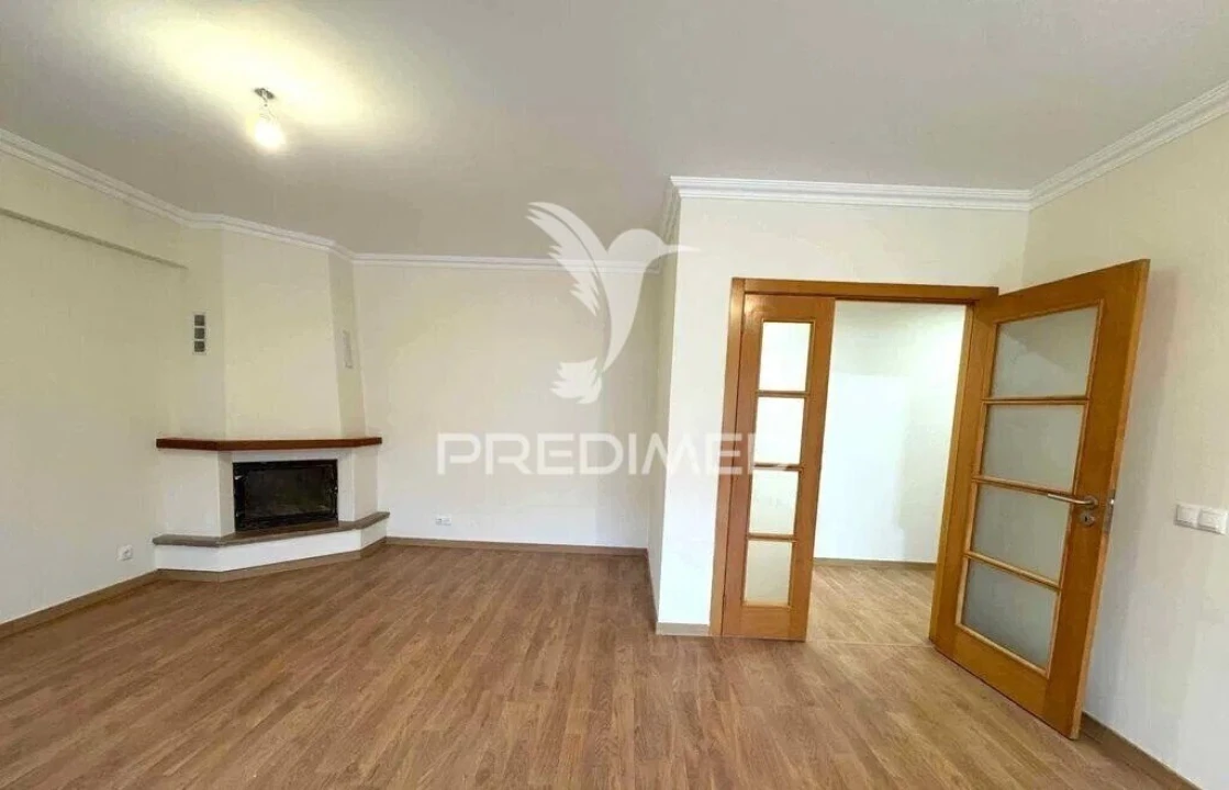 Apartamento T3 para Venda em Rio de Mouro Foto 16