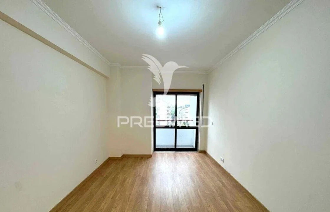 Apartamento T3 para Venda em Rio de Mouro Foto 31