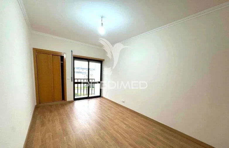 Apartamento T3 para Venda em Rio de Mouro Foto 11